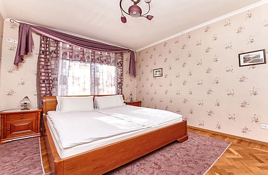 Luxury rental with jacuzzi in Chisinau: 3 rooms, 2 bedrooms, 75 m²