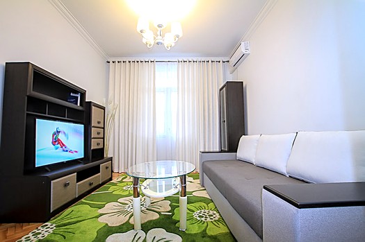 Снять меблированную квартиру в центре Кишинева: 2 комнаты, 1 спальня, 47 m²