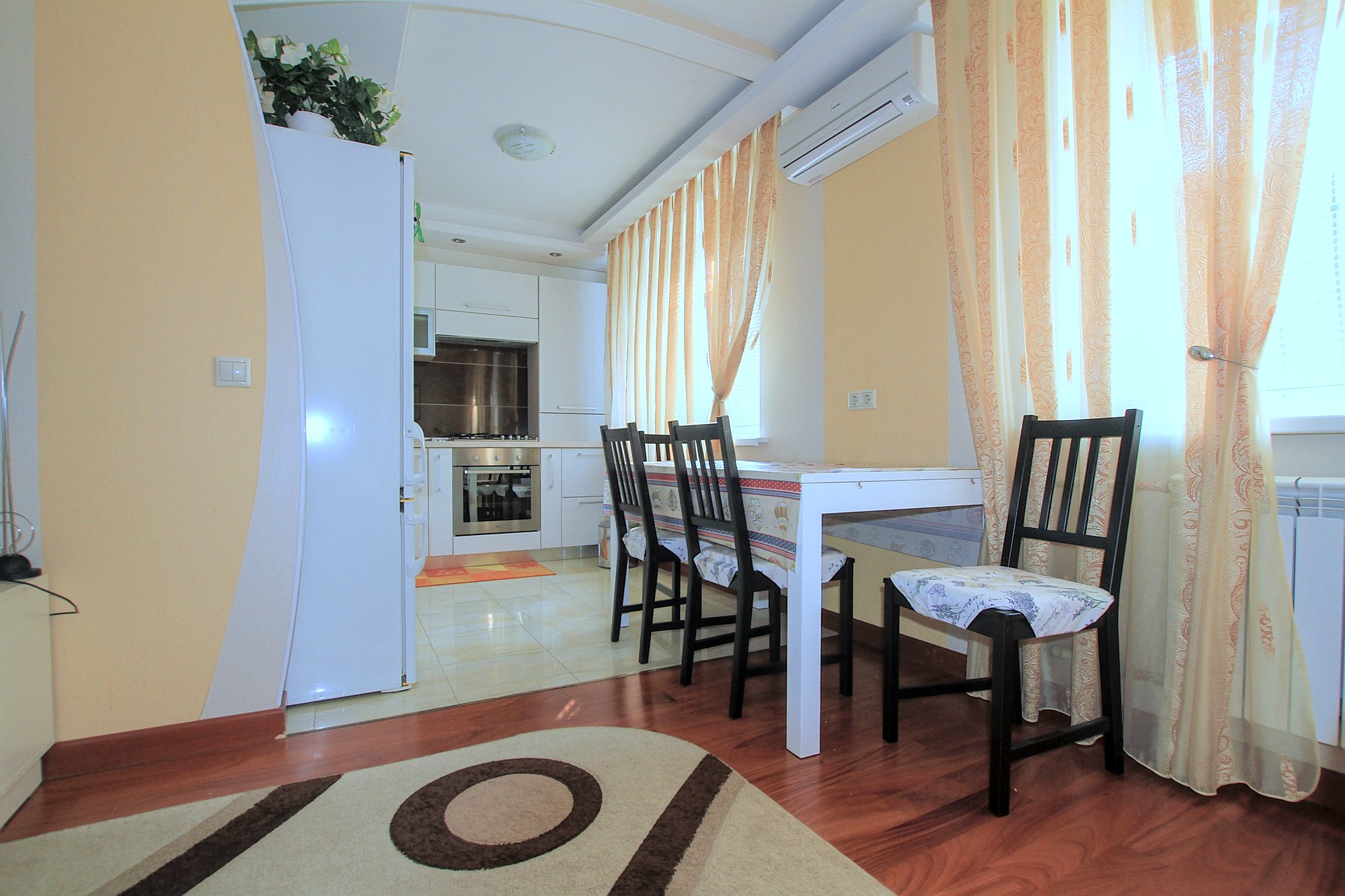 Inchiriere apartament pe termen lung. Chișinău, Botanica: 3 camere, 2 dormitoare, 70 m²