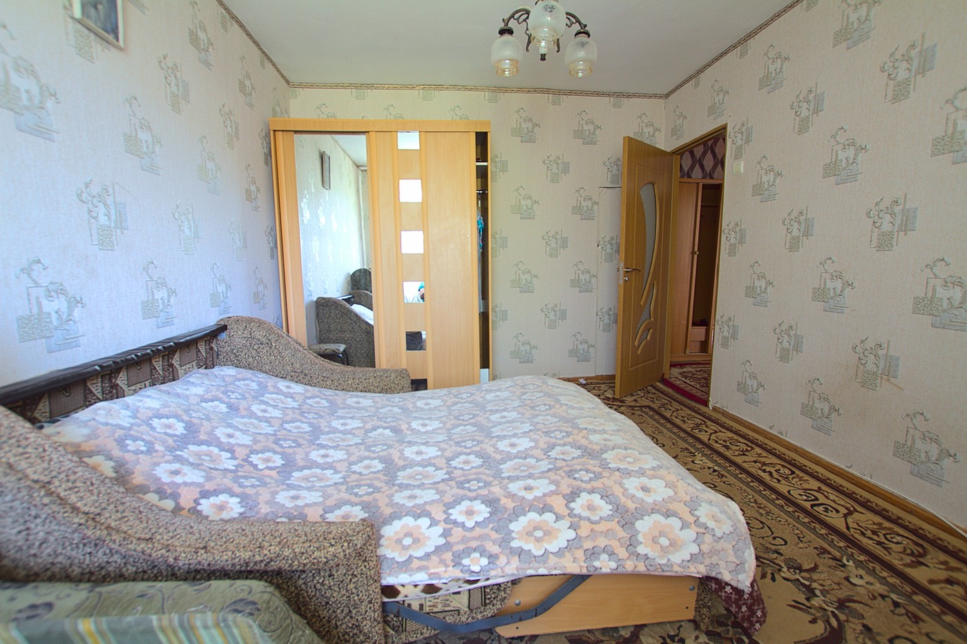 Chișinău, Riscani. Chirie ieftină lângă McDonald: 2 camere, 1 dormitor, 48 m²