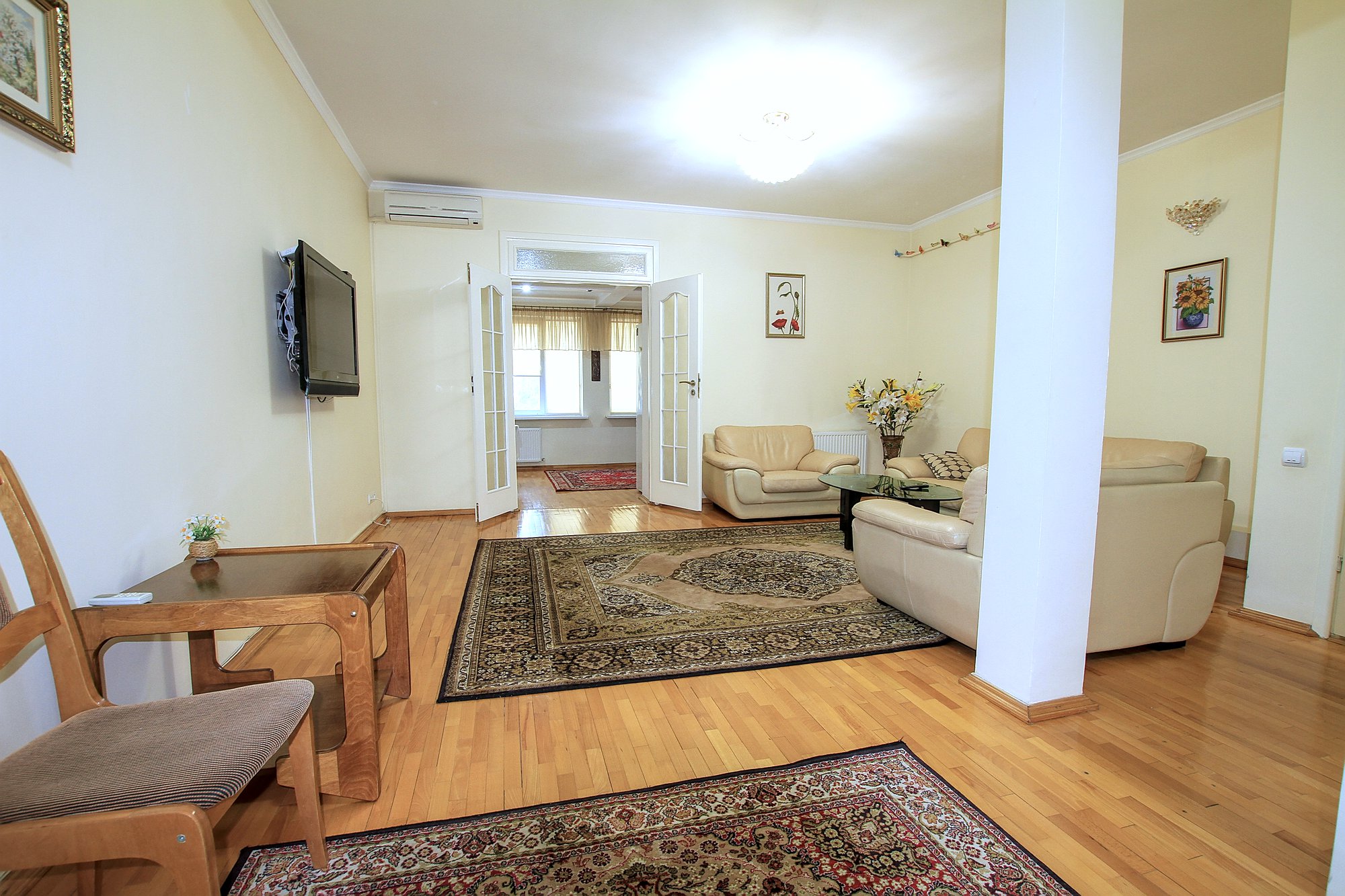 Chisinau Central park apartment for rent: 3 rooms, 2 bedrooms, 87 m²