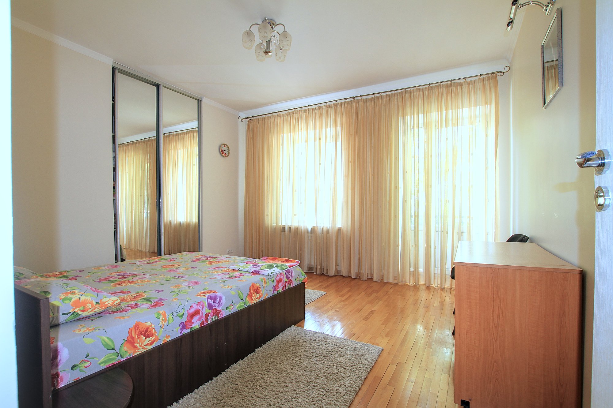 Downtown Lease is a 3 rooms apartment for rent in Chisinau, Moldova