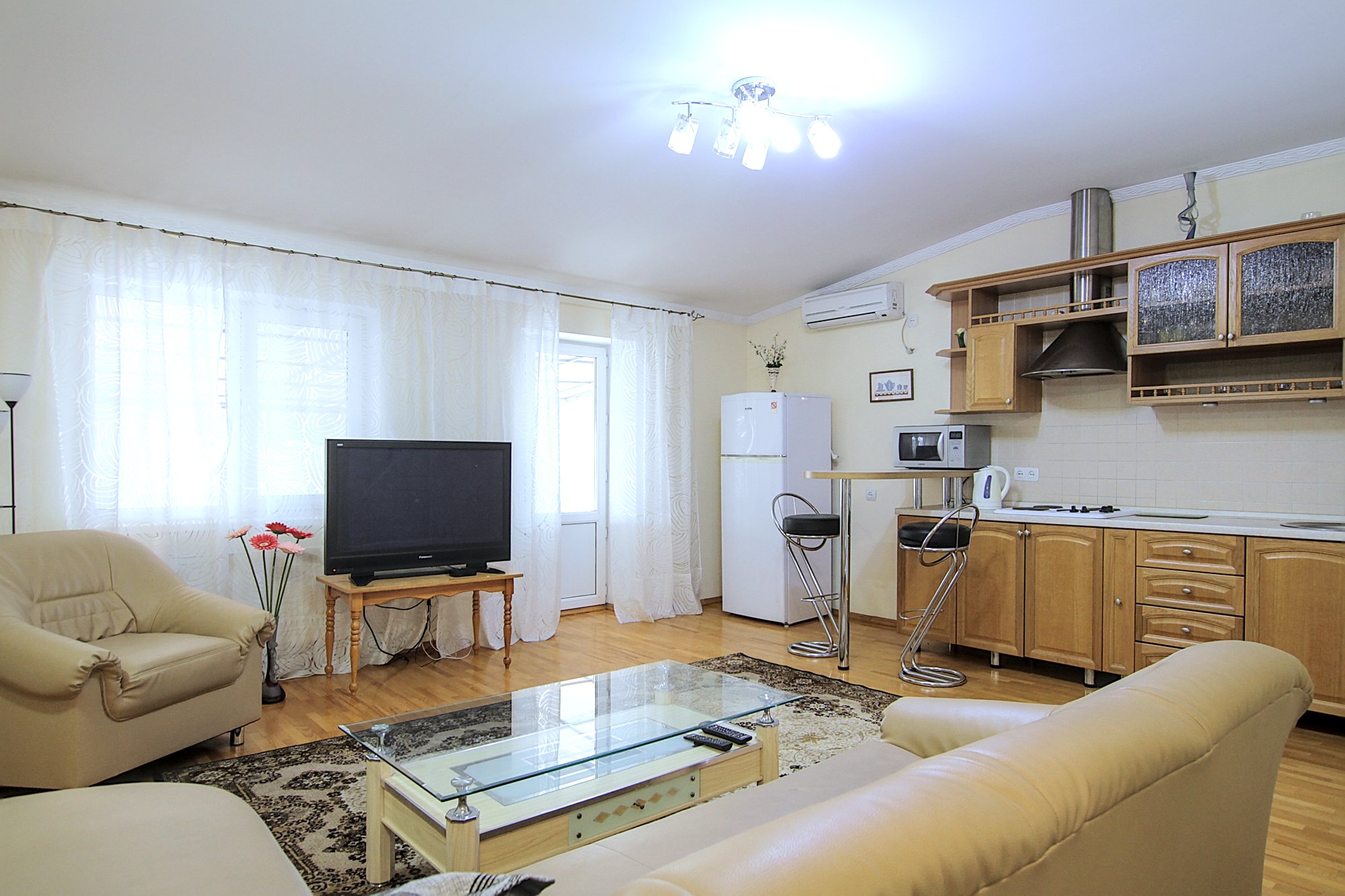 Large Central Apartment es un apartamento de 3 habitaciones en alquiler en Chisinau, Moldova
