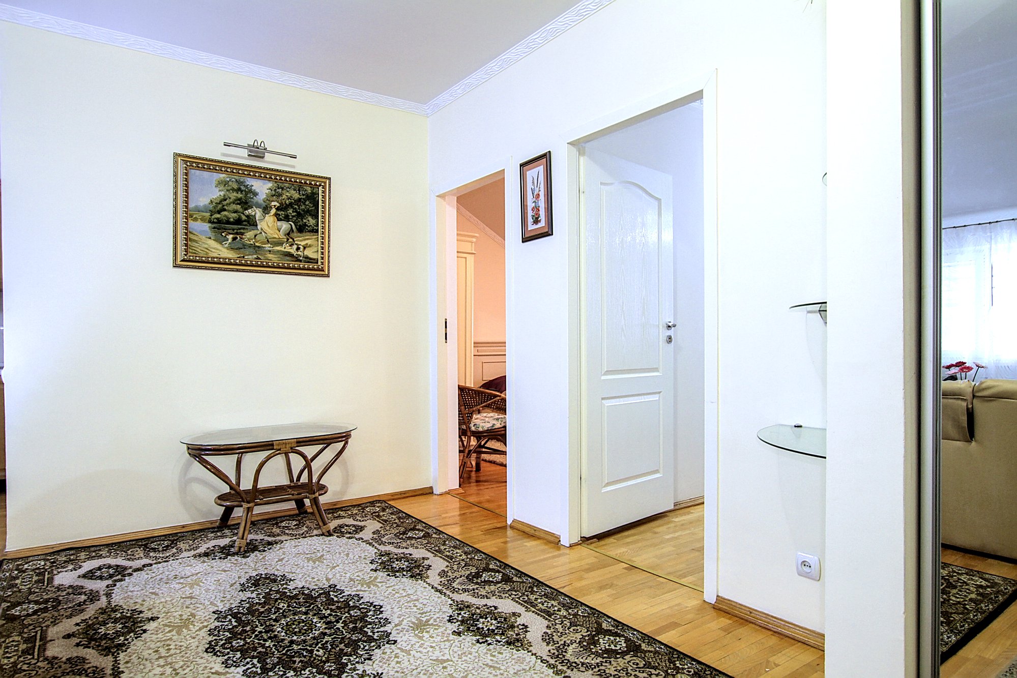 Large Central Apartment is a 3 rooms apartment for rent in Chisinau, Moldova