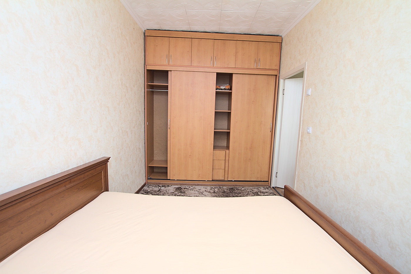 Small apartment for rent in Chisinau: 1 room, 1 bedroom, 28 m²