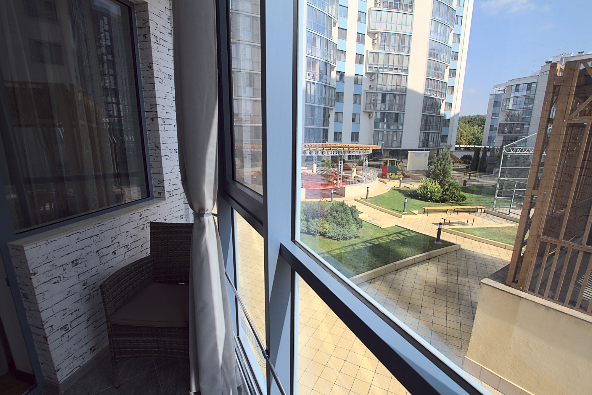 Coliseum Suite Apartment es un apartamento de 3 habitaciones en alquiler en Chisinau, Moldova