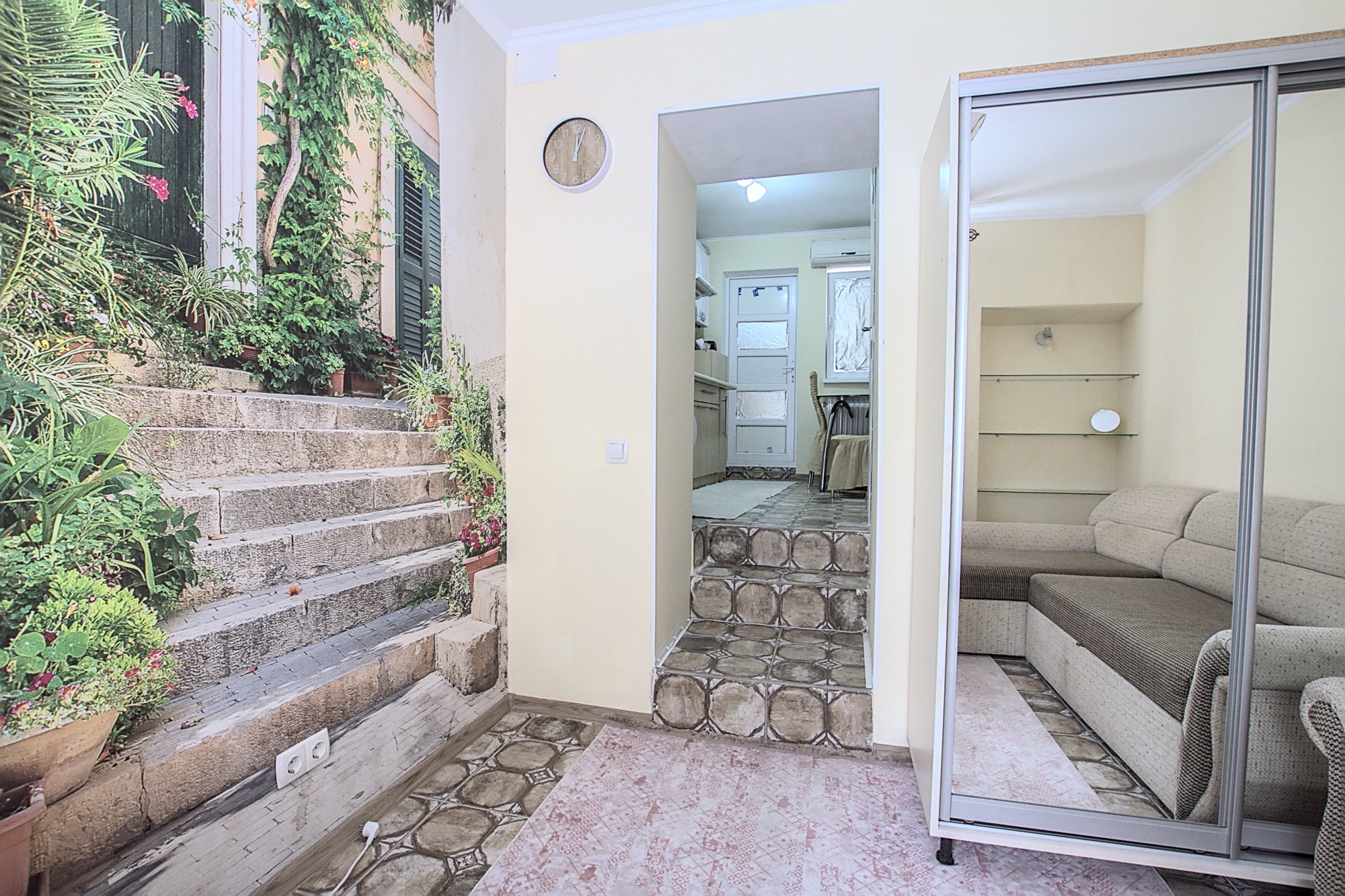 Petty & Pretty Dwelling is a 1 room apartment for rent in Chisinau, Moldova