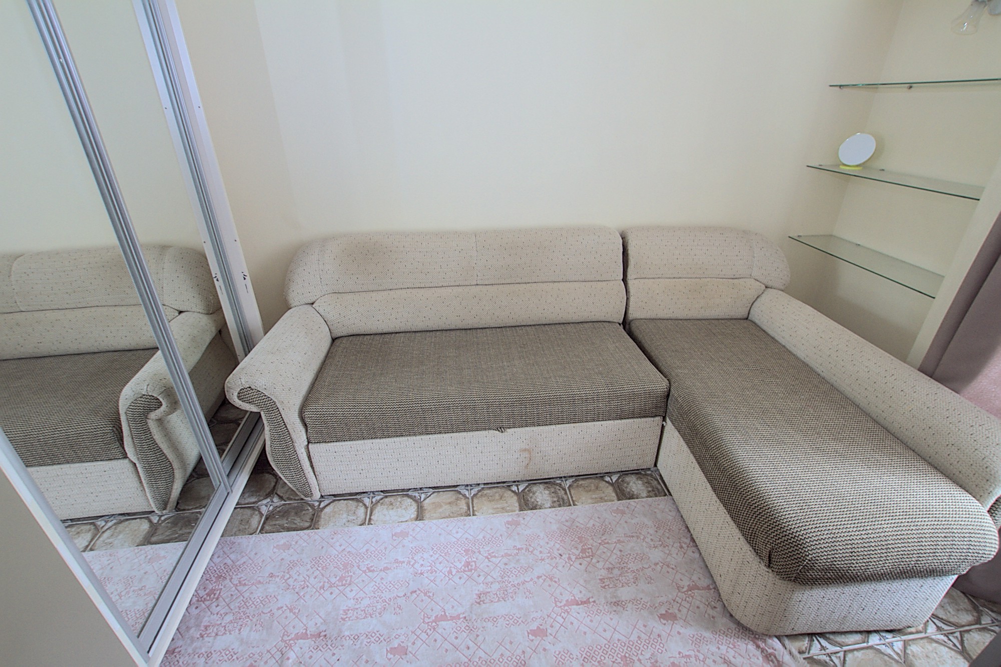 Petty & Pretty Dwelling is a 1 room apartment for rent in Chisinau, Moldova