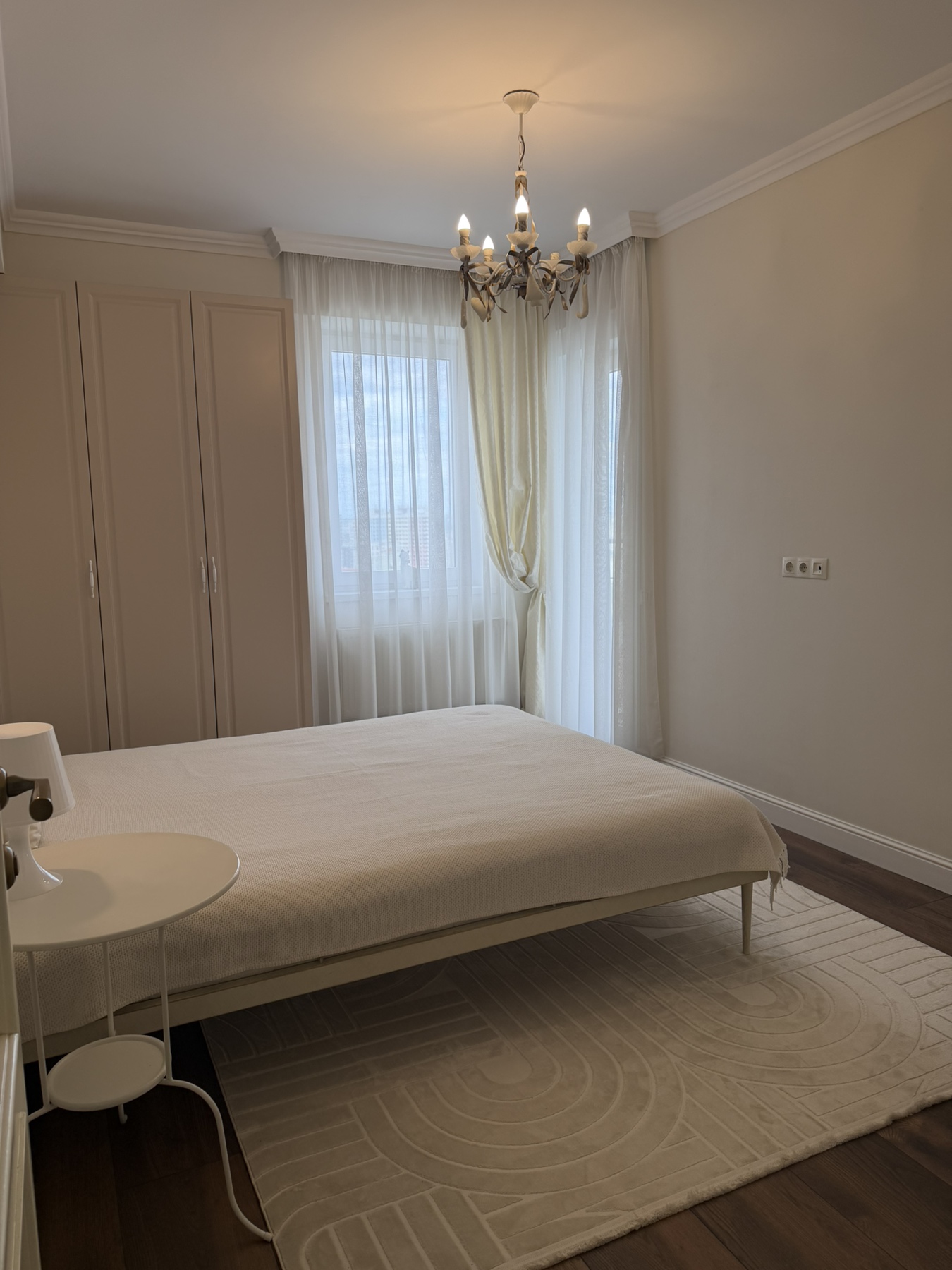 Apartamentos en alquiler en Chisinau, 3 Habitaciones, Chisinau, Moldova