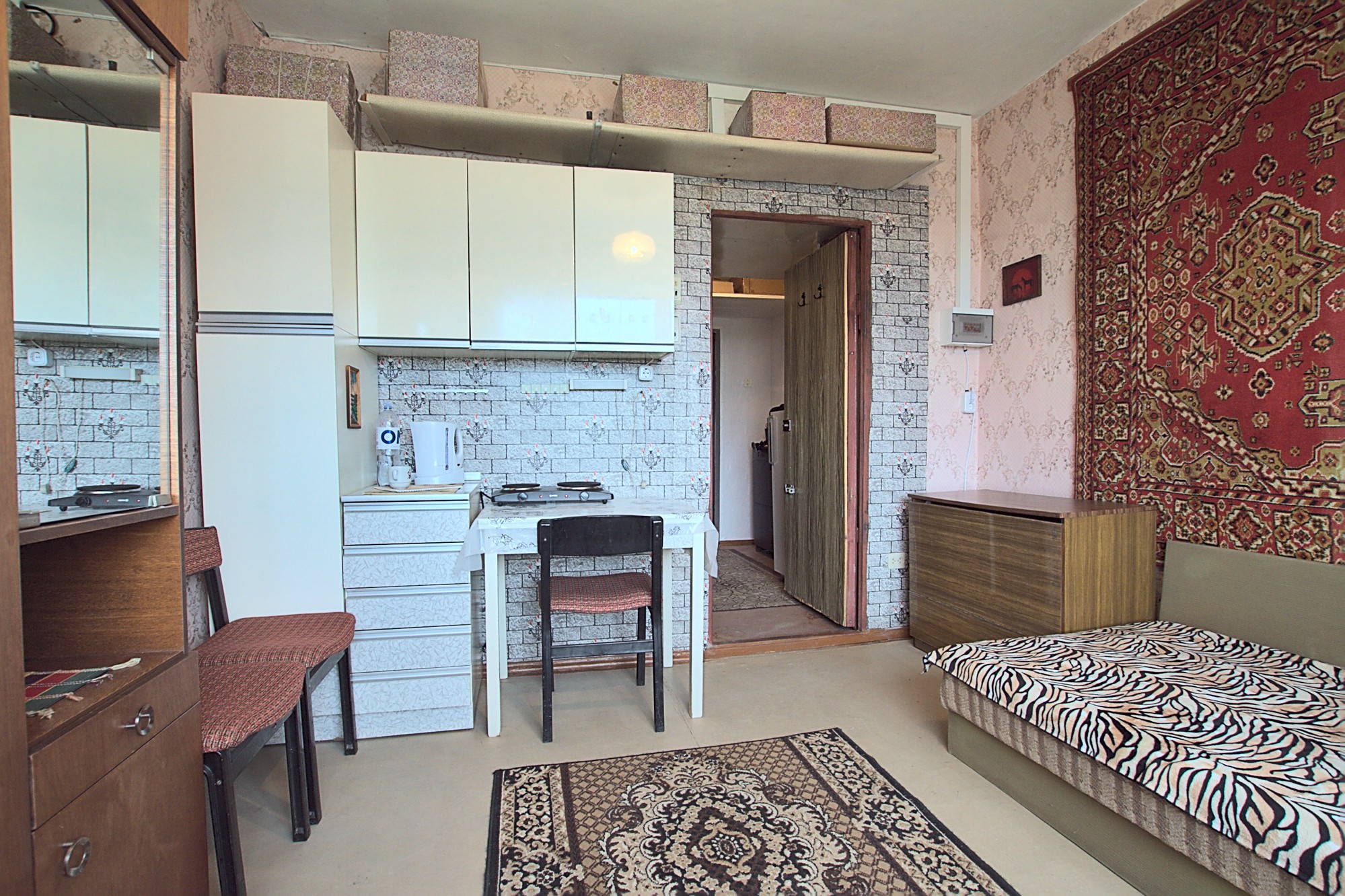 Rent across the Dendrarium park: 1 room, 1 bedroom, 14 m²
