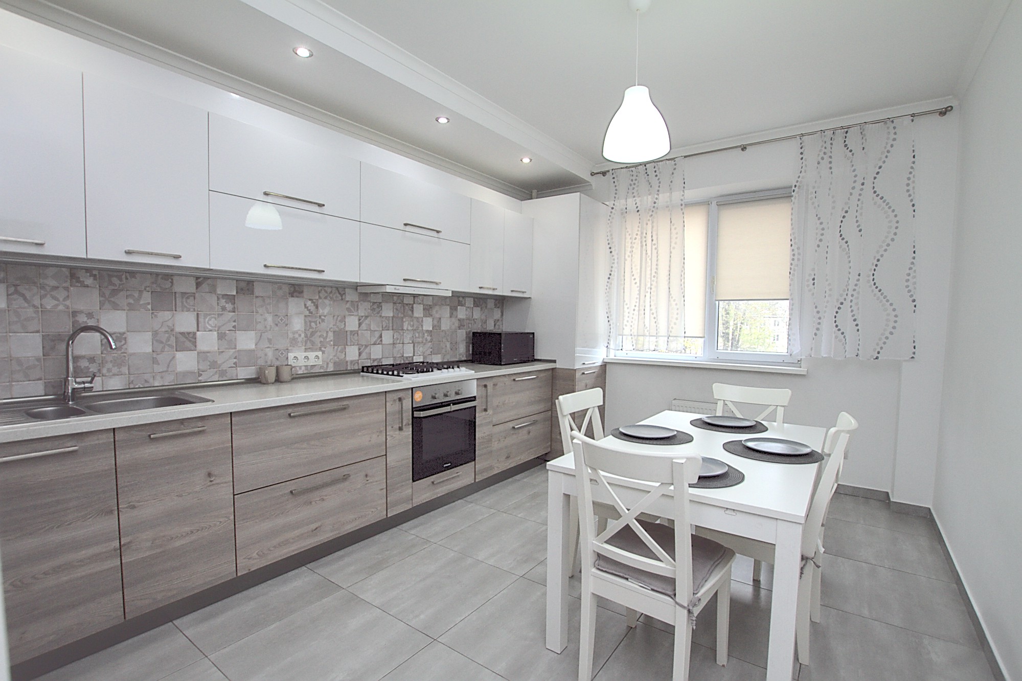 Apartment for rent in Chisinau, Botanica: 3 rooms, 1 bedroom, 80 m²