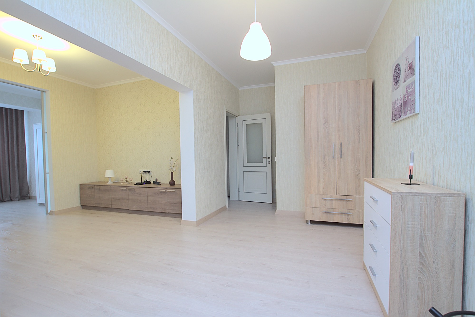 Apartament de inchiriat in Chisinau, Botanica: 3 camere, 1 dormitor, 80 m²