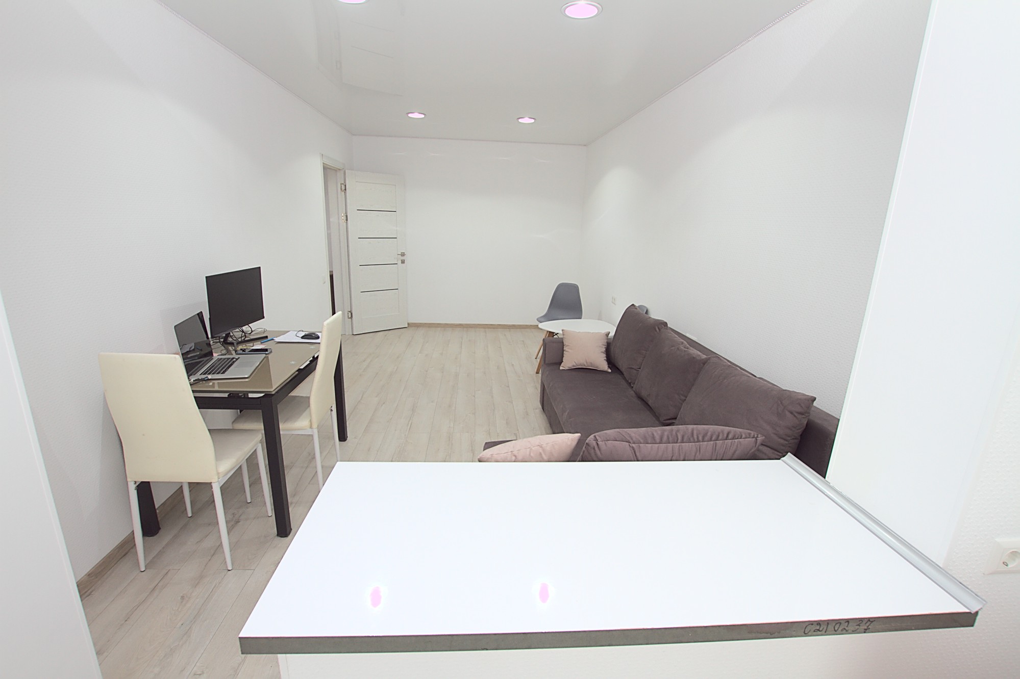 Bilocale parzialmente arredato: 2 stanze, 1 camera da letto, 52 m²