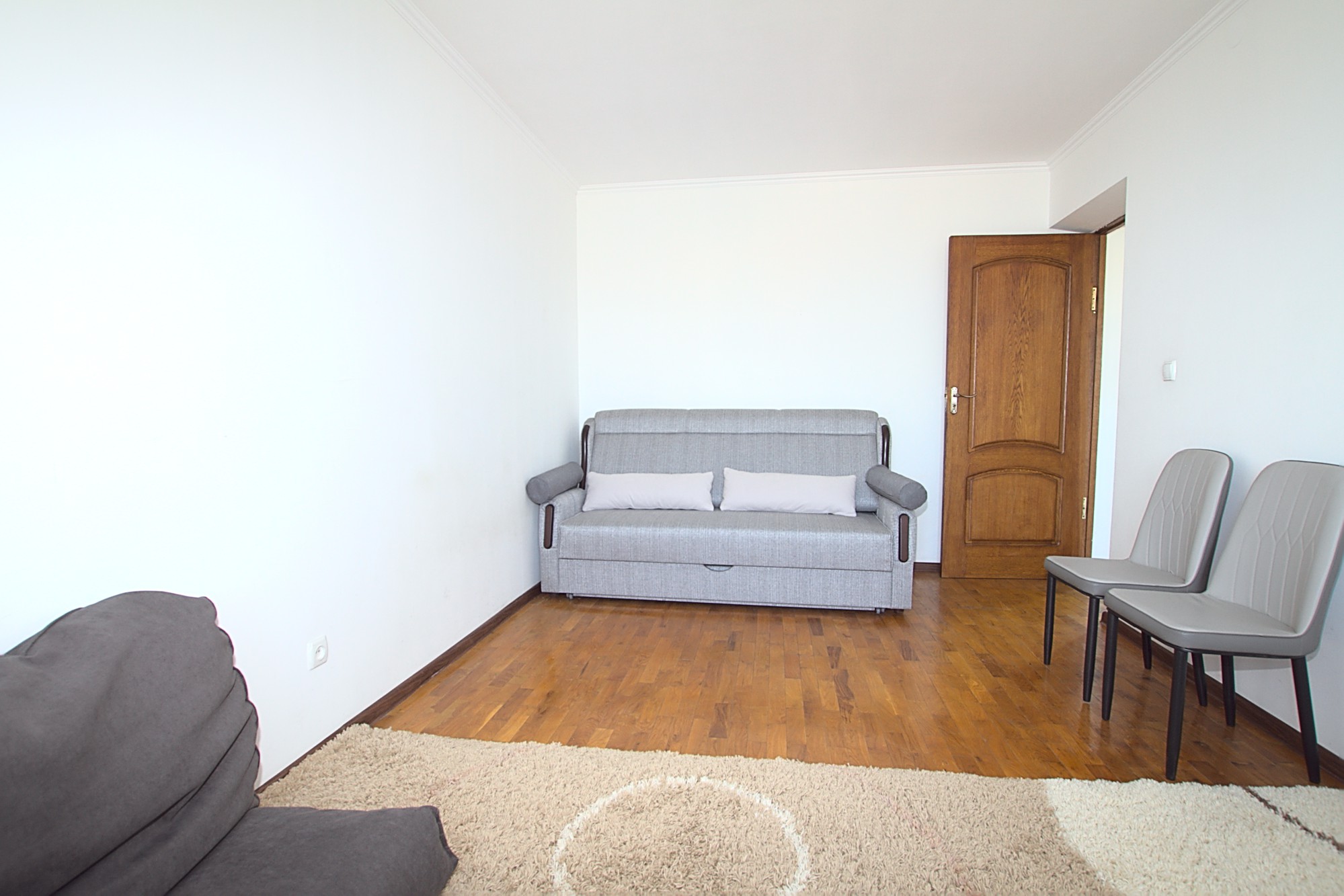 1-Zimmer-Wohnung im 5. Stock - Kein Aufzug: 1 Zimmer, 1 Schlafzimmer, 32 m²