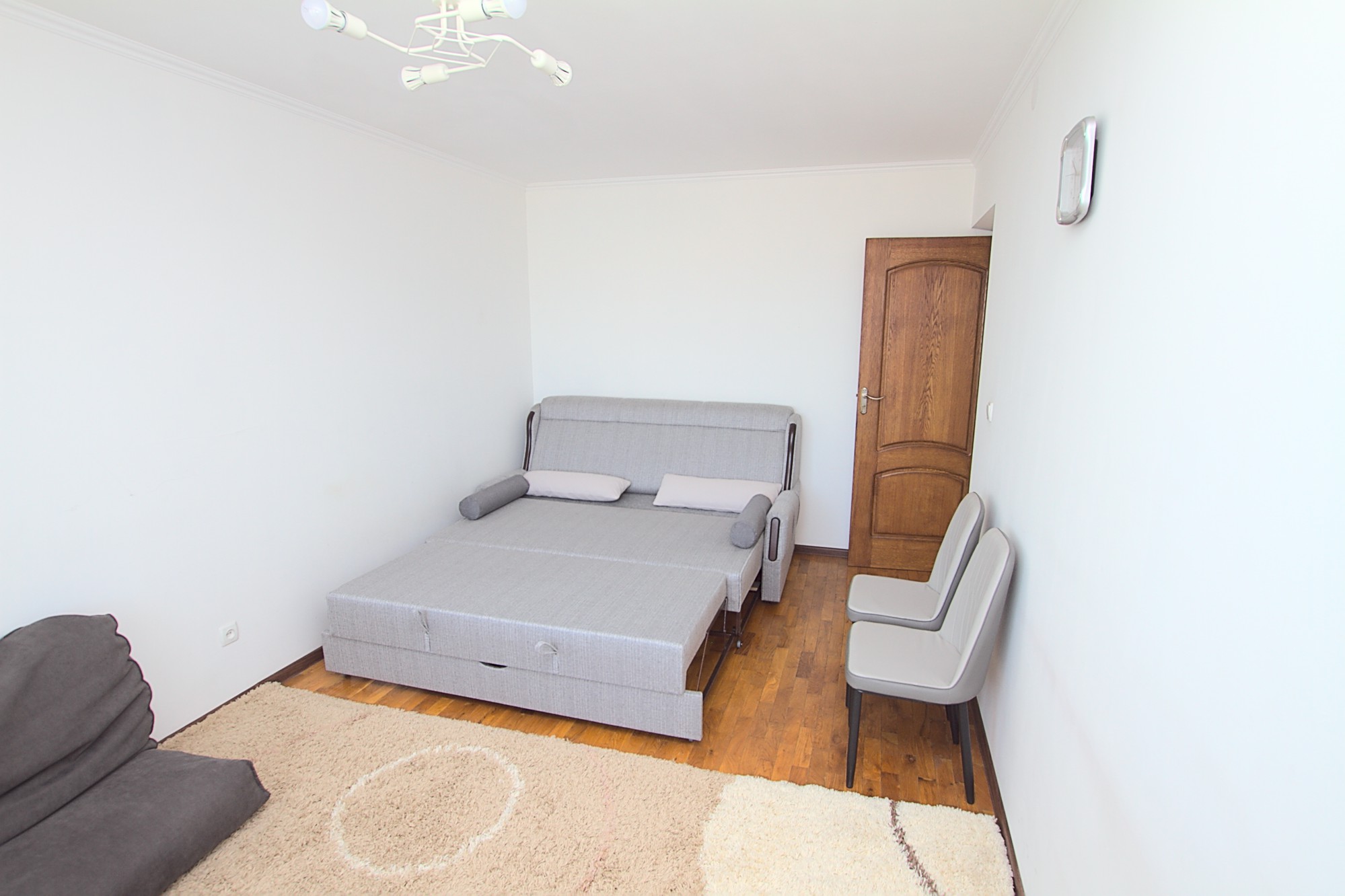 1 Zimmer Apartment zur Miete in Chisinau, Strada Valea Dicescu 45