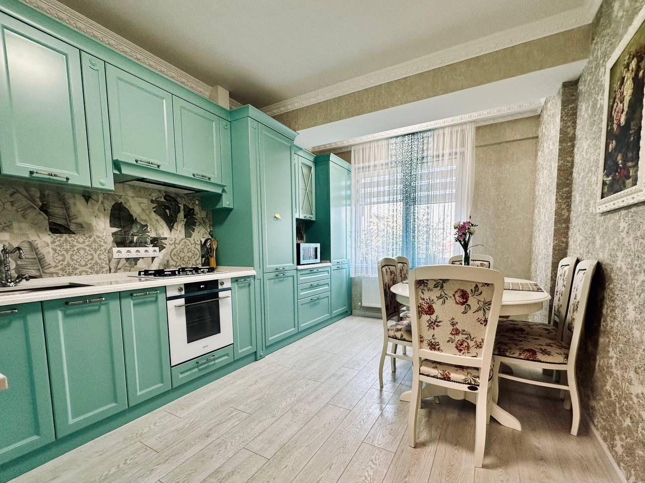 Central Avenue Apartment es un apartamento de 2 habitaciones en alquiler en Chisinau, Moldova