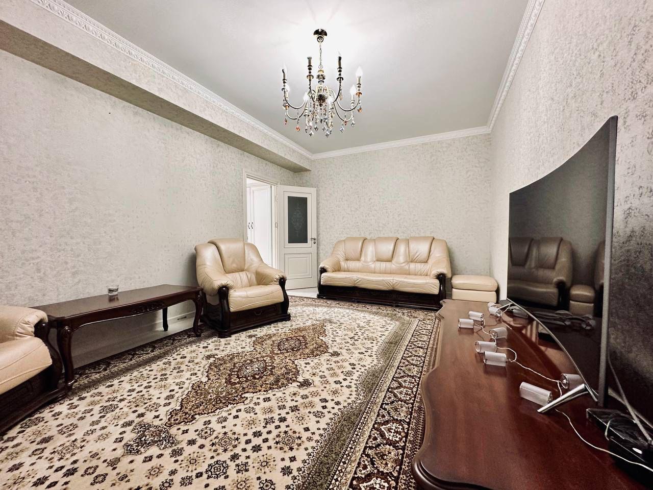 Central Avenue Apartment es un apartamento de 2 habitaciones en alquiler en Chisinau, Moldova