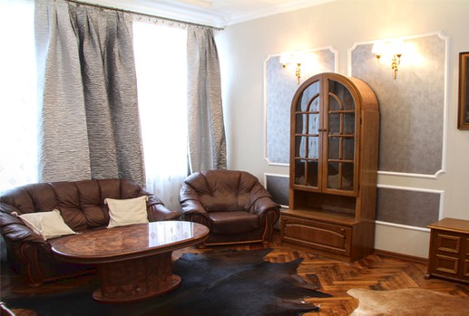 Chisinau rental. Apartment in center: 3 rooms, 1 bedroom, 53 m²