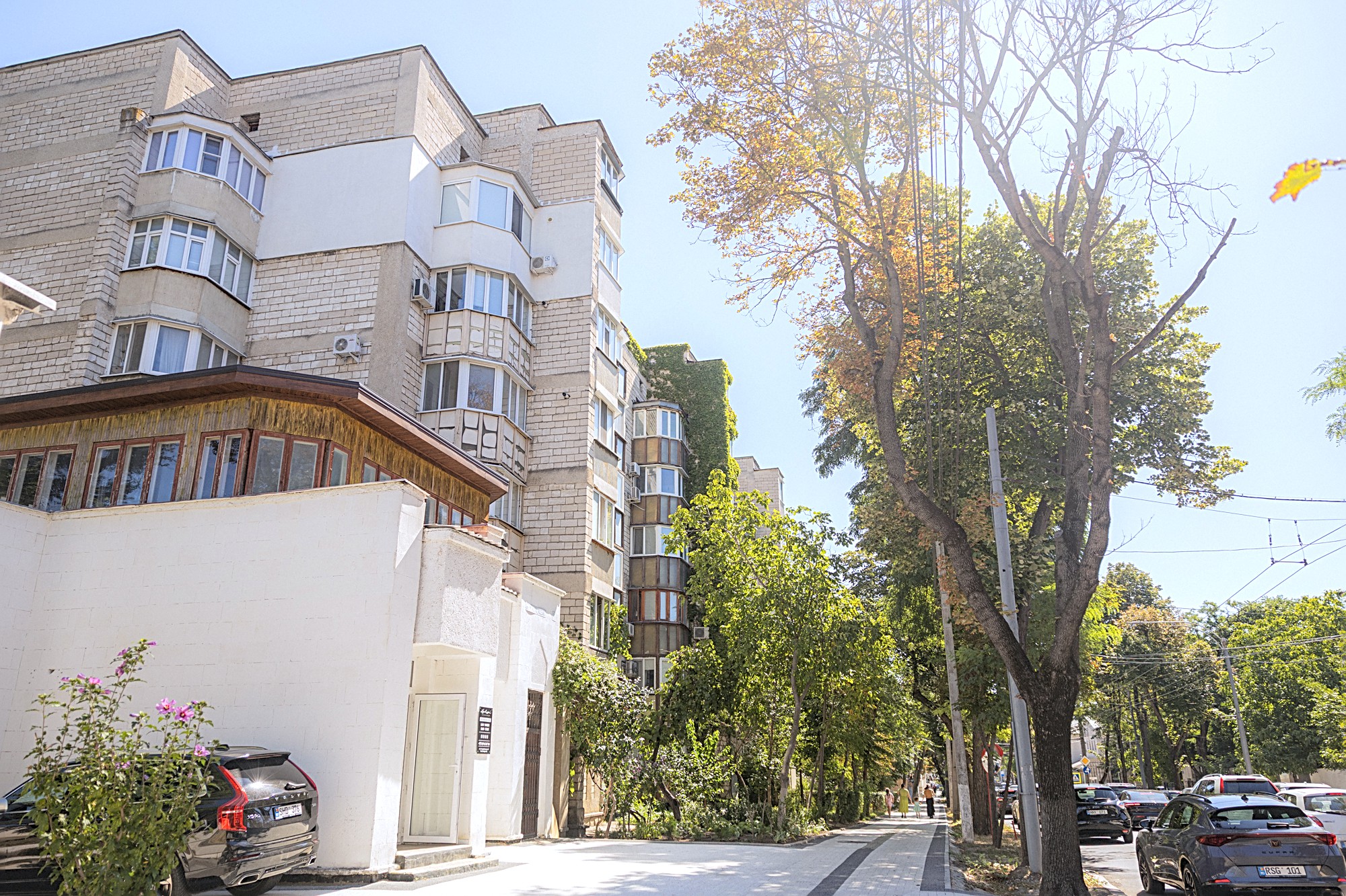 Chisinau rental. Apartment in center: 3 rooms, 2 bedrooms, 73 m²