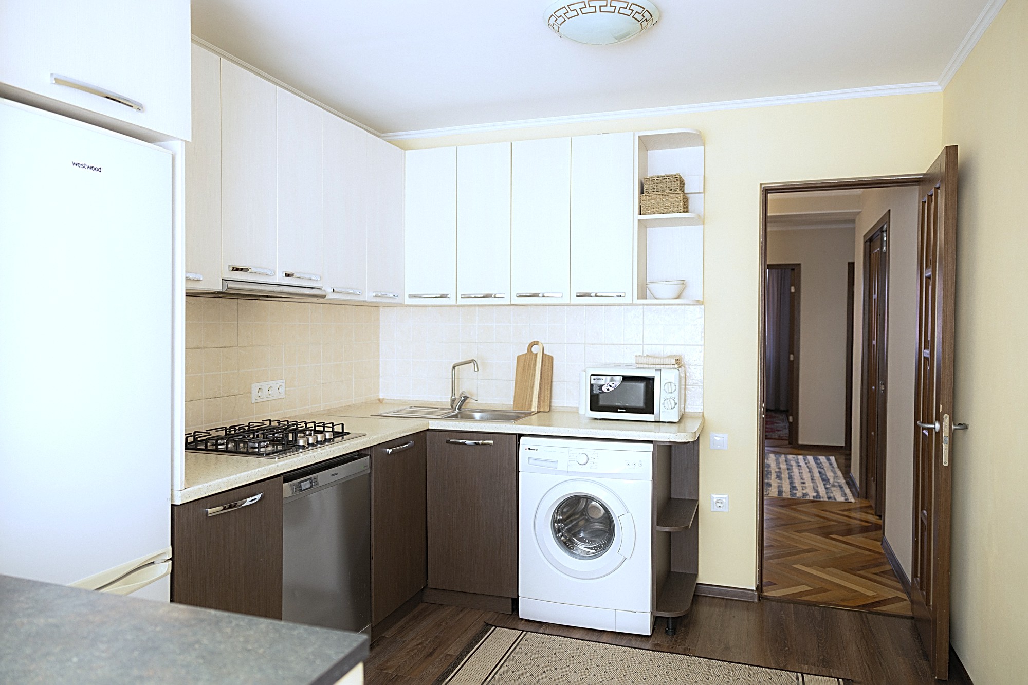 Silver Apartment is a 3 rooms apartment for rent in Chisinau, Moldova
