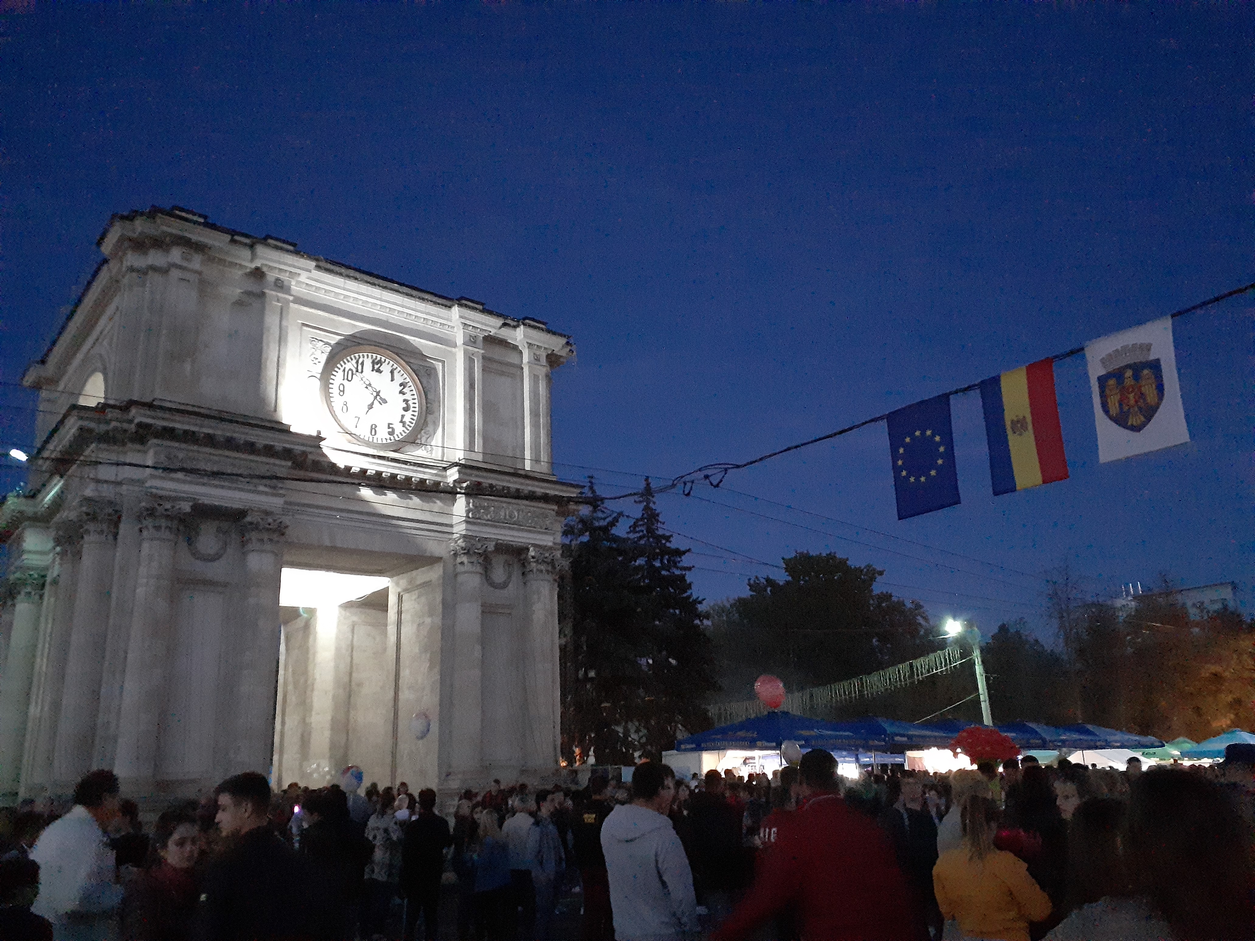 What are the official holidays in Moldova in 2020?